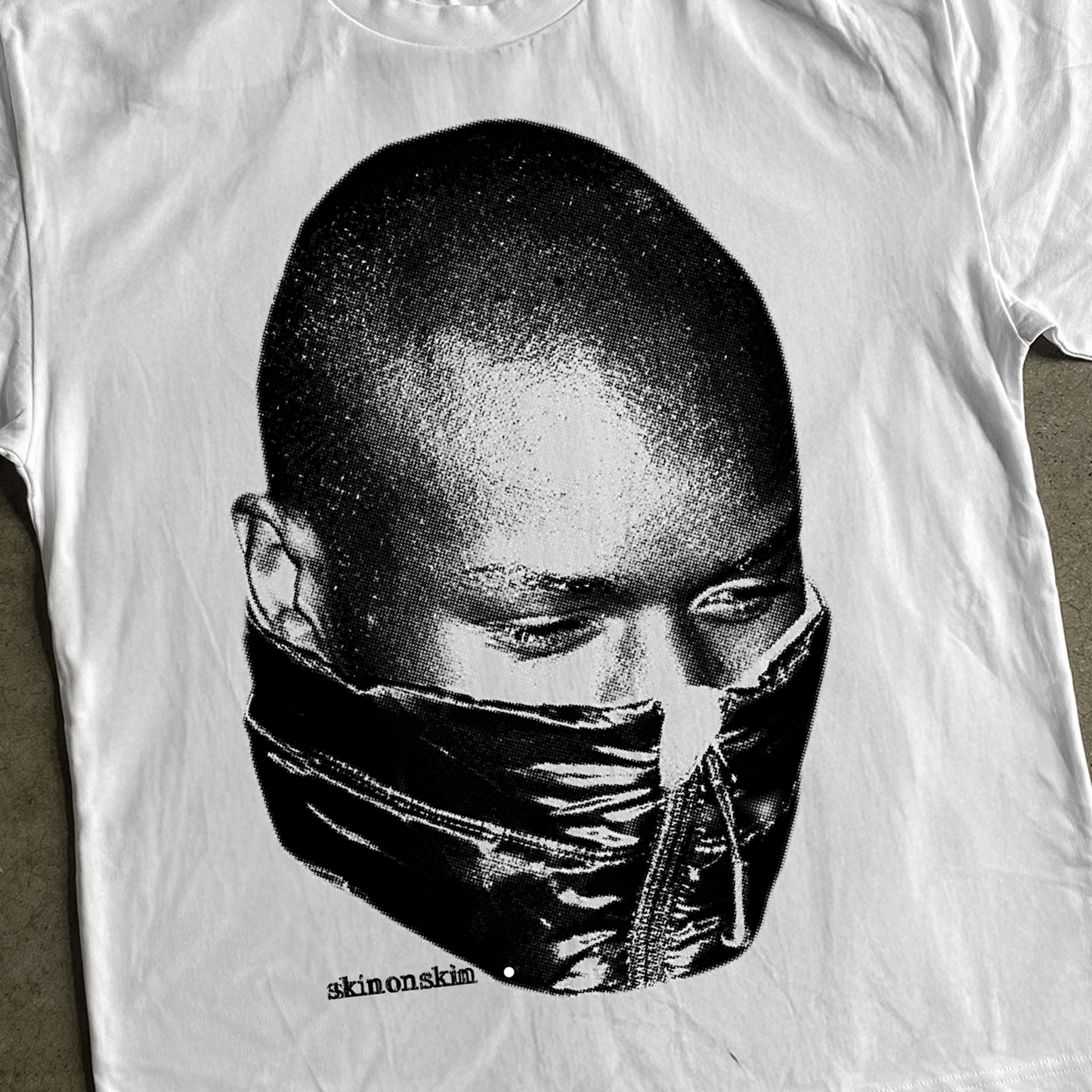 'SKIN ON SKIN' DISCREPANCY HEAVYWEIGHT WHITE T-SHIRT