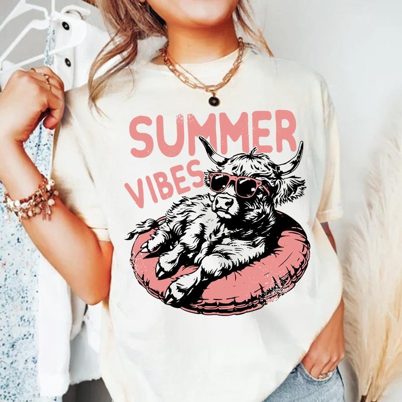 Summer Vibes Shirt | Highland Cow Shirt | Retro Summer Sweater | Funny Beach Hoodie | Summer Sweater | Beach Graphic Hoodie