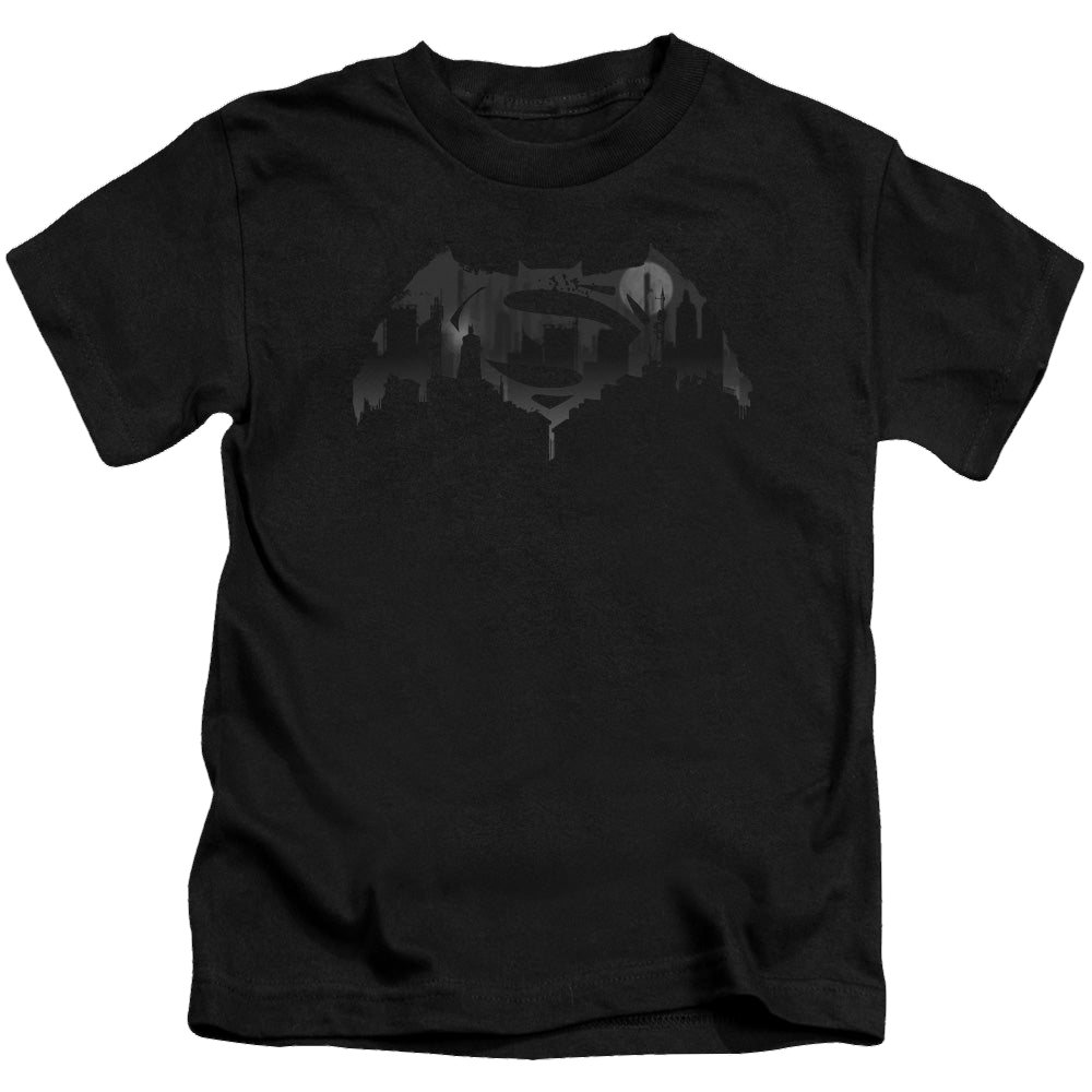 Batman v Superman Cityscape Logo - Kid's T-Shirt