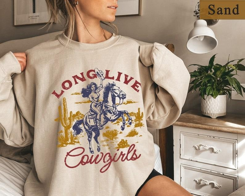 Long Live Cowgirls Shirt, Cowgirl Sweatshirt, Western Graphic Tee, Rodeo Shirts, Country Girl Hoodie, Cowgirl Era Howdy Retro Western Shirts