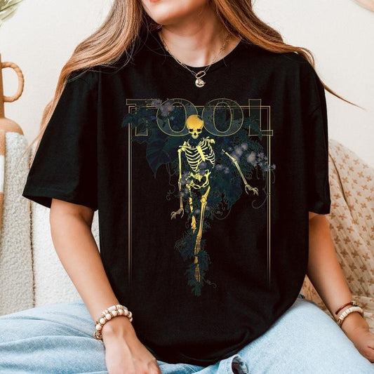 SALE VTG Toool Band Graphic Tee, Metal Head, Rock Band Apparel, Unisex Short Sleeve Tee