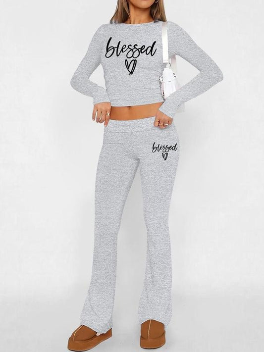 Two-Piece Set Women's Letter & Heart Print Crop Tee & Flare Leg Pants Set, Casual Fashion Cozy Round Neck Long Sleeve Top & Trousers for Daily Outdoor Wear, Women's Clothing for Fall & Winter