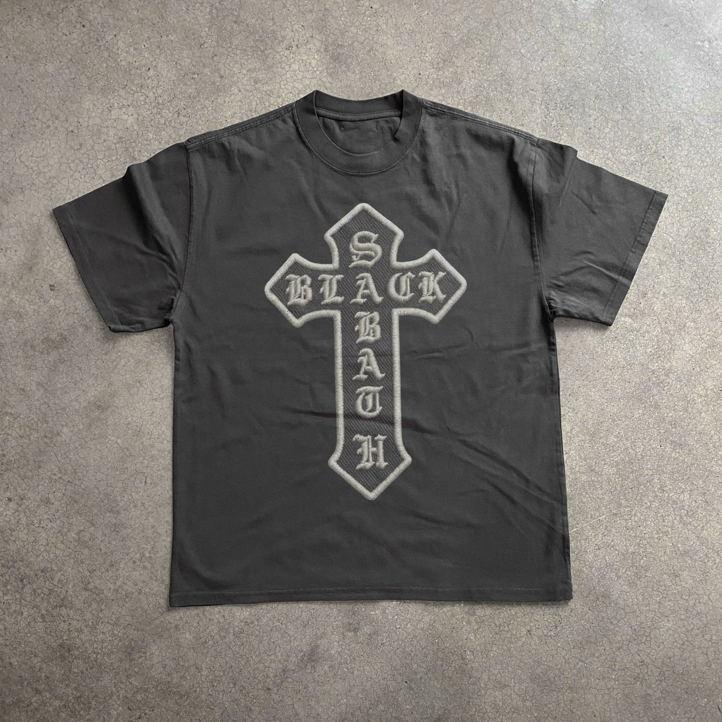 BLACK SABATH CROSS LOGO HEAVYWEIGHT BLACK T-SHIRT