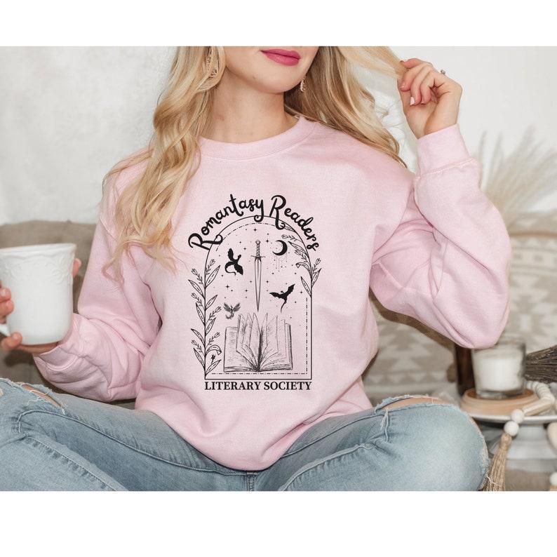 Romantasy Readers Sweatshirt, Fantasy Book Gift, Romance Lover, Dark Romance Crewneck, Bookish Merch, Spicy... (Image 3)