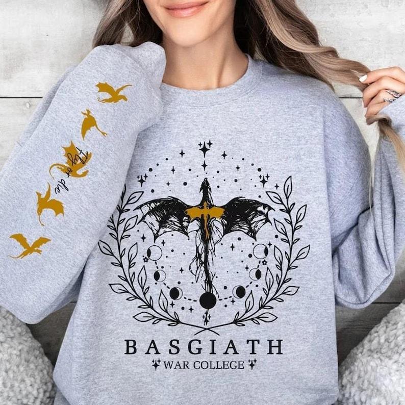 Fourth Wing Sweatshirt Basgiath War College Sweatshirt Women Graphic Hoodies Riders Quadrant Fantasy Reader... (Image 4)