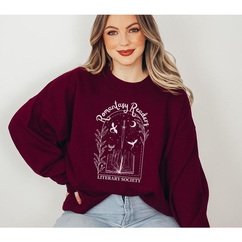 Romantasy Readers Sweatshirt, Fantasy Book Gift, Romance Lover, Dark Romance Crewneck, Bookish Merch, Spicy... (Image 2)