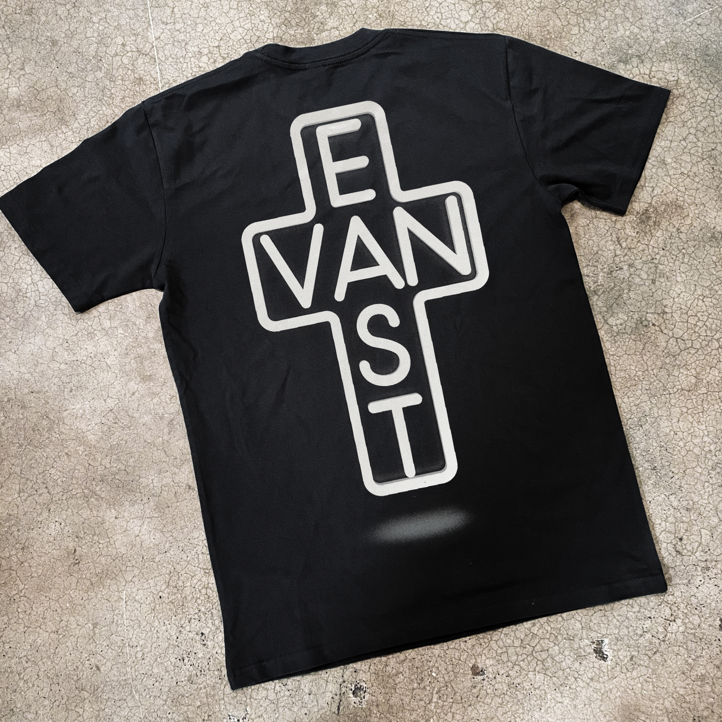 'EAST VAN' CROSS HEAVYWEIGHT BLACK T-SHIRT